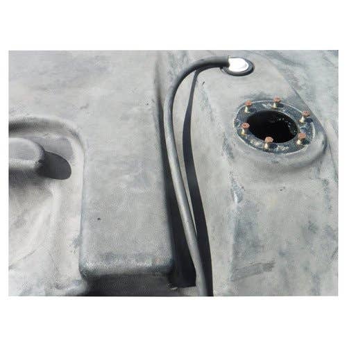 Used Fuel Tank fits John Deere 8100 8110 8200 8210 8300 8310 8400 8410 RE187406 R124010 RE151465 RE67610 RE60321 Used Fuel Tank fits John Deere 8100 8110 8200 8210 8300 8310 8400 8410 RE187406 R124010 RE151465 RE67610 RE60321