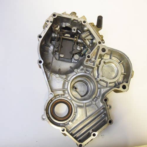 435528 | Gear Case Cover | Caterpillar C2.2 216B 216B3 226B 226B3 232B 239D 242B 247B 247B3 257B |  | 464-2090