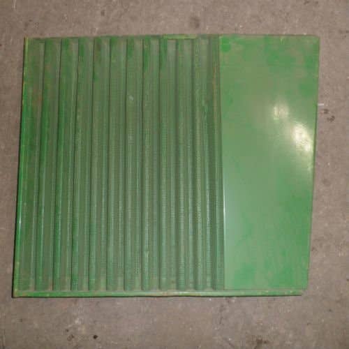 Used Grill Screen - LH fits John Deere 3030 3130 3120 AT26472 Used Grill Screen - LH fits John Deere 3030 3130 3120 AT26472