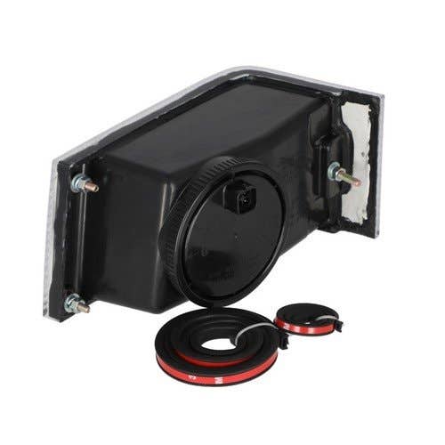 150040 | Halogen Headlight Assembly - Right Hand | Case IH 7110 7120 7130 7140 7150 7210 7220 7230 7240 7250 8910 8920 8930 8940 8950 |  | 91972C2 | 91972C1