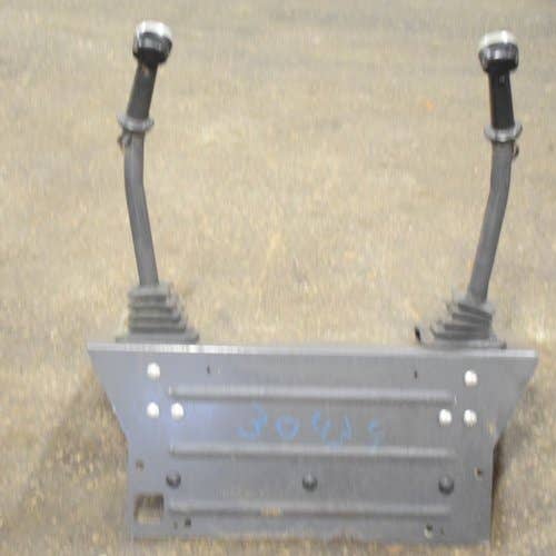 435079 | Hand Control Assembly | Case TR270 | New Holland C227 C232 C238 L218 L220 L221 L223 L225 L230 |  | 84392252 | 84201279 | 84201282 | 47551499 | 47551496