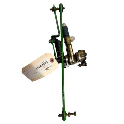 450014 | Height Control Valve | John Deere 4700 4710 4720 4830 4920 4930 4940 |  | AN206654