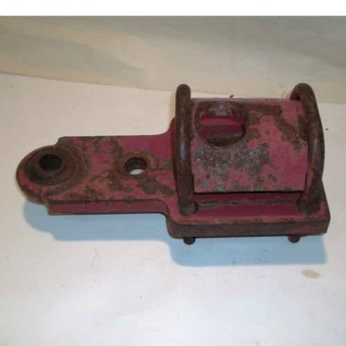 432481 | Hitch Plate & Clamp Assembly | New Holland FP230 FP240 116 408 411 412 499 900 1431 1432 1475 |  | 9822038 | 86626518