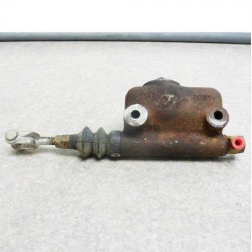 432903 | Hydraulic Brake Cylinder | Gleaner F2 F3 L L2 L3 M M2 M3 N5 N6 N7 R5 R6 R7 R40 R50 R60 R70 |  | 71337467