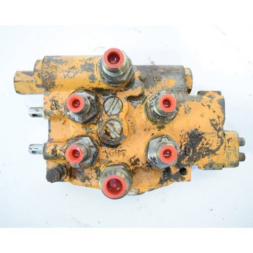 436199 | Hydraulic Control Valve Assembly | Case 1825 |  | D139831