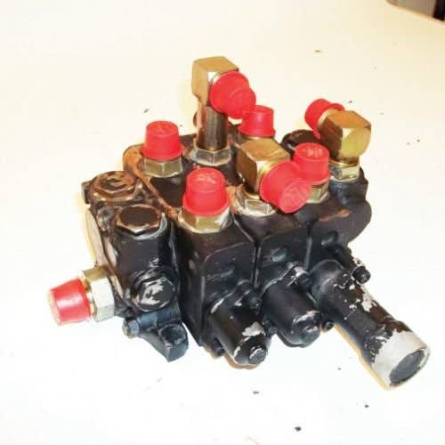 Used Hydraulic Control Valve Assembly fits Gehl 4635 4835 132210 Used Hydraulic Control Valve Assembly fits Gehl 4635 4835 132210
