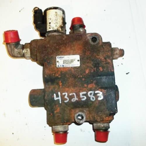 Used Hydraulic Control Valve Self Leveling fits New Holland L220 84326482