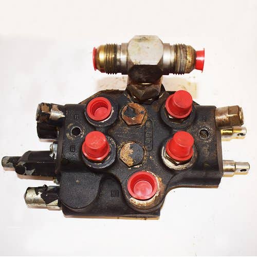Used Hydraulic Control Valve fits Case 1825 1825B 1835 1835B 1835C 1840 1845 1845B 1845C H674734 Used Hydraulic Control Valve fits Case 1825 1825B 1835 1835B 1835C 1840 1845 1845B 1845C H674734