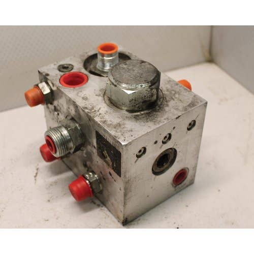 433673 | Hydraulic Control Valve | PTO Charge Regulator | Case IH 7120 7230 7240 8120 8230 8240 9120 9230 9240 |  | 87645687