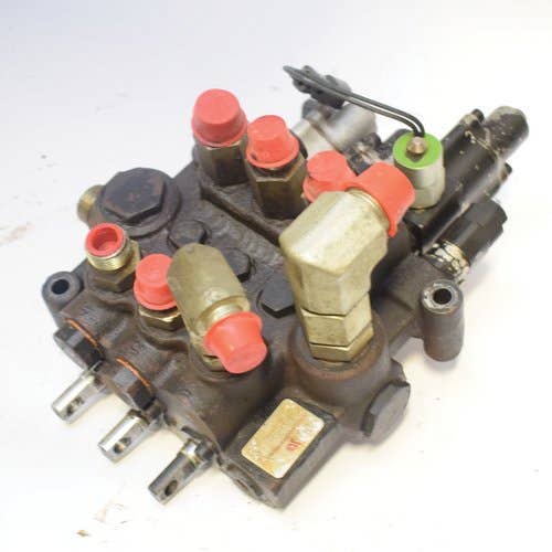 435131 | Hydraulic Control Valve | JCB 180T 190 190T 1110 1110T |  | 25/220815