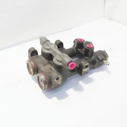 433350 | Hydraulic Control Valve | John Deere C670 CTS CTSII T550 T560 T660 T670 W540 W550 W650 W660 6100 6500 6600 6700 7455 7460 9400 9410 9450 9500 9500 SH 9510 9510 SH 9550 9550 SH 9560 9560 SH 9560 STS |  | AH209442 | AH160136 | AXE89352 | AH143737