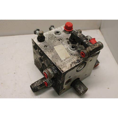 434702 | Hydraulic Control Valve | John Deere S550 S650 S660 S670 S670HM S680 S680HM S690 S690HM S760 S770 |  | AXE19232 | AXE19071