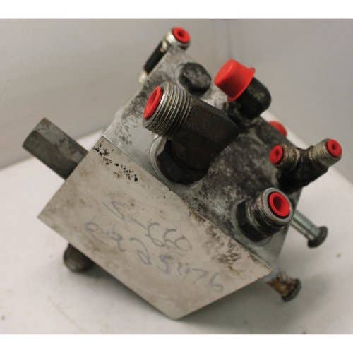 434702 | Hydraulic Control Valve | John Deere S550 S650 S660 S670 S670HM S680 S680HM S690 S690HM S760 S770 |  | AXE19232 | AXE19071