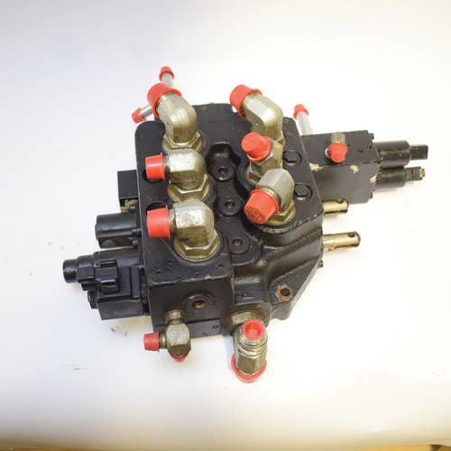 435072 | Hydraulic Control Valve | New Holland C238 L230 |  | 84319698