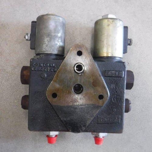 429791 | Hydraulic Double Piloted Valve | Case IH 1010 1020 1620 1640 1644 1660 1666 1670 1680 1688 | International | Farmall | IH 1420 1440 1460 1470 1480 |  | 124857A1 | 1267035C92 | 1267035C93 | 1267035C94 | 1301650C91