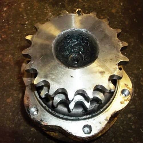 432309 | Hydraulic Drive Motor - Left Hand | Gehl 4640 4640E 4840 4840E 5240 5640 5640E 6640 |  | 193673 | 140571