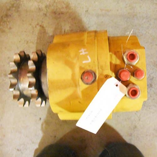 432309 | Hydraulic Drive Motor - Left Hand | Gehl 4640 4640E 4840 4840E 5240 5640 5640E 6640 |  | 193673 | 140571