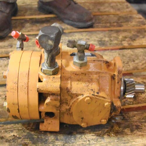 432253 | Hydraulic Drive Motor | Case 90XT 95XT |  | 192899A3 | 192899A2