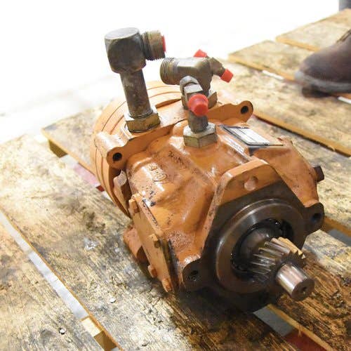 432253 | Hydraulic Drive Motor | Case 90XT 95XT |  | 192899A3 | 192899A2