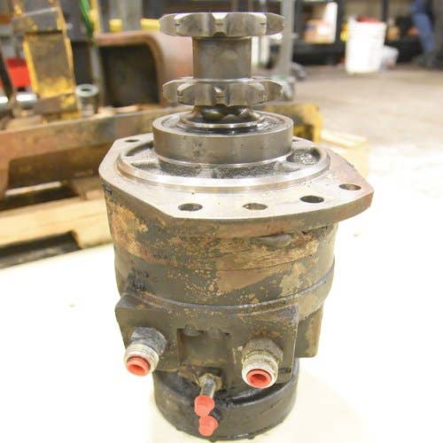 436679 | Hydraulic Drive Motor | Case SR200 SR210 SR220 SR240 SR270 SV250 SV280 SV300 SV340 | New Holland L221 L223 L225 L228 L230 L234 |  | 84565751 | 84565751