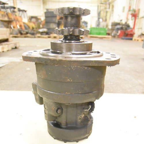 436679 | Hydraulic Drive Motor | Case SR200 SR210 SR220 SR240 SR270 SV250 SV280 SV300 SV340 | New Holland L221 L223 L225 L228 L230 L234 |  | 84565751 | 84565751