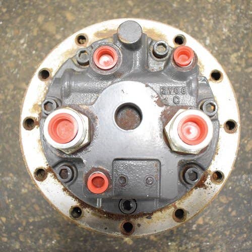 435269 | Hydraulic Drive Motor | Case TR270 TR310 TR320 TV380 420CT 440CT 445CT 450CT | New Holland C175 C185 C190 C227 C232 C234 C237 C238 C245 C327 C332 C334 C337 C338 |  | 87588897