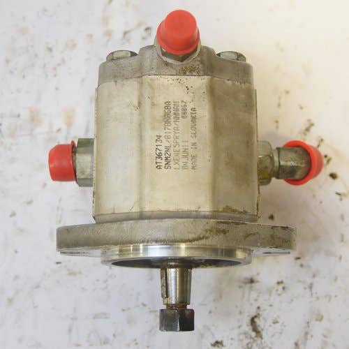 435412 | Hydraulic Fan Drive Motor | Reversible | John Deere 318D 318E 319E 320D 320E 323D 323E 323E 326D 326E 328D 328E 329D 332D 333D 333E |  | AT367134