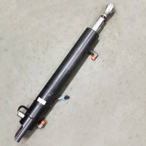 Used Hydraulic Folding Cylinder fits John Deere 4720 AN401071 Used Hydraulic Folding Cylinder fits John Deere 4720 AN401071