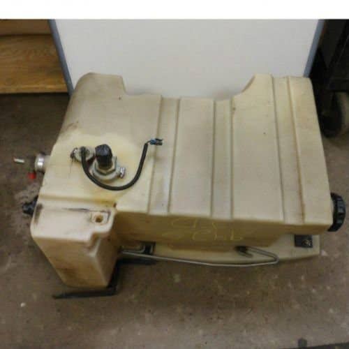 431212 | Hydraulic Oil Reservoir | John Deere 9100 9120 9200 9220 9300 9300 9300T 9320 9400 9400T 9420 |  | RE268264 | RE203424 | R159374 |  RE159369