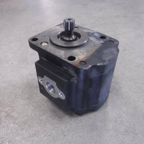Used Hydraulic Pump fits John Deere 110 3120 3203 3320 3520 3720 4105 4210 4310 4410 4510 4610 4710 110 LVA11451