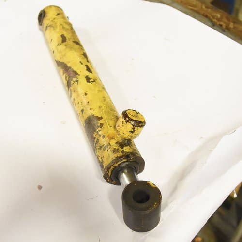 Used Hydraulic Tilt Cylinder fits New Holland L225 L325 L425 L445 614098
