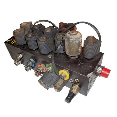Used Hydraulic Valve Block fits John Deere 9560 STS 9660 STS 9670 STS 9760 STS 9770 STS 9860 STS 9870 STS S550 S660 STS S670 STS S690 STS AH219055 