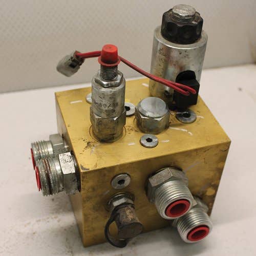 433598 | Hydraulic Valve | Cleaning Fan | Case IH AFX8010 7010 7120 7230 7240 8010 8120 8230 8240 9010 9120 9230 9240 |  | 87107189