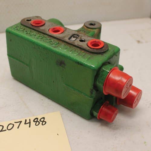 435034 | Hydraulic Valve Stack | John Deere 340 340 380 543 643 643 740 740 6105M 6105R 6115M 6115R 6125M 6125R 6140M 6140R 6150M 6150R 6150RH 6170M 6170R 6190R 6210R 6230 6230 Premium 6330 6330 Premium 6430 |  | AL207488 | AL172556 | AL231372 | AL212000