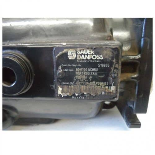498094 | Hydrostatic Drive Motor | Case IH 7010 8010 |  | 87282671 | 87397358