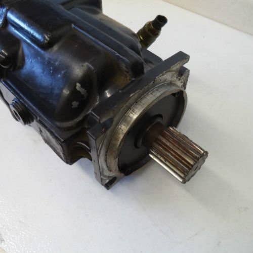 498094 | Hydrostatic Drive Motor | Case IH 7010 8010 |  | 87282671 | 87397358