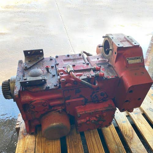400264 | Hydrostatic Transmission | International | Farmall | IH Hydro 70 Hydro 86 544 656 666 686 |