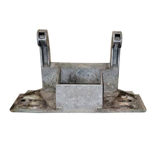 465429 | Inner Crop Divider Pivot | John Deere 606 606C 608 608C 612 612C |  | AH227442
