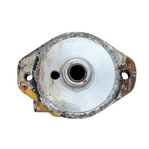 401538 | Distributor Drive Housing | International | Farmall | IH C M Super A Super AV Super C 200 230 240 240 300 300U 330 340 340 350 350U 400 404 424 450 504 2404 2404 2424 2424 2504 2504 |  | 353933R11