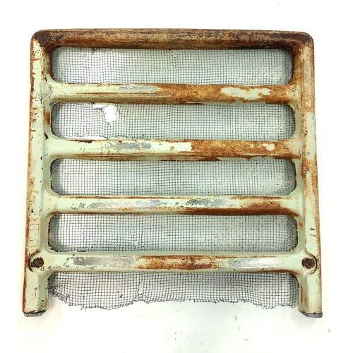 Used Grille fits International 460 560 660 369055R11 Used Grille fits International 460 560 660 369055R11
