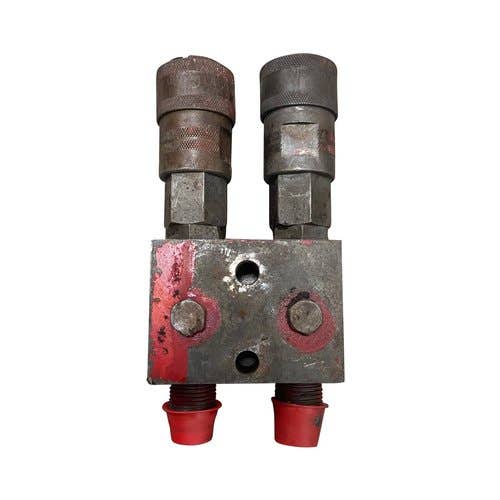 454261 | Rear Junction Block | International | Farmall | IH 424 444 444 504 544 606 2424 2424 2444 2444 2504 2504 2544 2606 4100 4156 4166 4186 |  | 381136R91