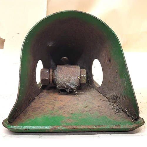 410195 | Long Divider Shoe | John Deere 930 |  | AH89390