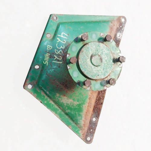 423821 | Wheel Hub Assembly | John Deere 8000 8100 8200 8250 8300 8350 8500 |  | AN160866 | N161517 |  N161520