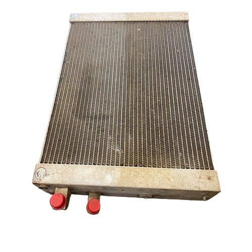 413186 | Hydraulic Oil Cooler | John Deere F4365 R4030 R4038 R4045 400R 412R |  | AN402266