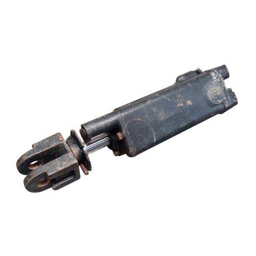 413068 | Remote Cylinder 3.5"x8" | John Deere 50 50 60 70 70 80 80 420 420 430 430 520 530 620 630 720 730 820 830 1010 1010 1020 2010 2020 2020 2030 3010 3020 4000 4010 4020 4030 4230 4320 4430 4520 4620 5020 |  | AR31945 | F1426 |  AF2322