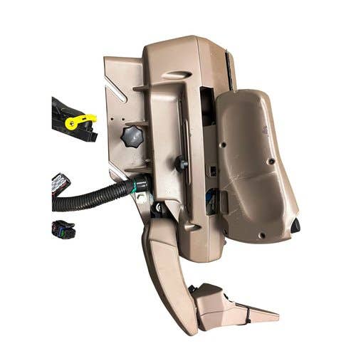 Used Armrest Counsel W/Side Switch Module fits John Deere S660 S670 S670HM S680HM S680 S690 S690HM T550 T560 T660 T670 W540 W550 W650 W660 AXE27553 Used Armrest Counsel W/Side Switch Module fits John Deere S660 S670 S670HM S680HM S680 S690 S690HM T550 T560 T660 T670 W540 W550 W650 W660 AXE27553