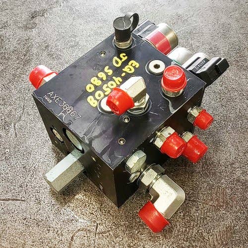 413872 | Control Valve | John Deere S680 S690 S780 S790 |  | AXE38607 | AXE36667