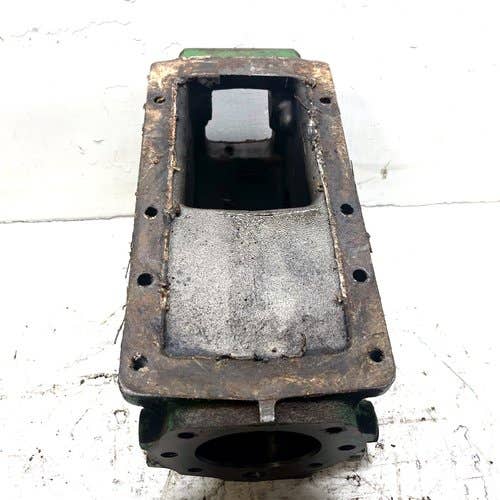 410714 | Rockshaft Housing | John Deere 850 850 950 950 |  | CH12683
