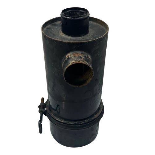 Used Air Cleaner. Less Filter Element fits John Deere 650 CH15450 Used Air Cleaner. Less Filter Element fits John Deere 650 CH15450