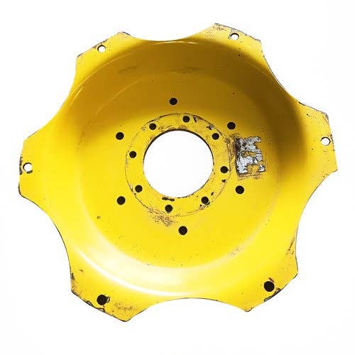Used Wheel Center fits John Deere 950 950 CH19164 Used Wheel Center fits John Deere 950 950 CH19164